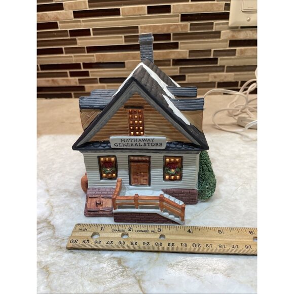 Lemax Dickensvale Village HATHAWAY GENERAL STORE Lighted Building Vintage 1992 - Picture 9 of 12